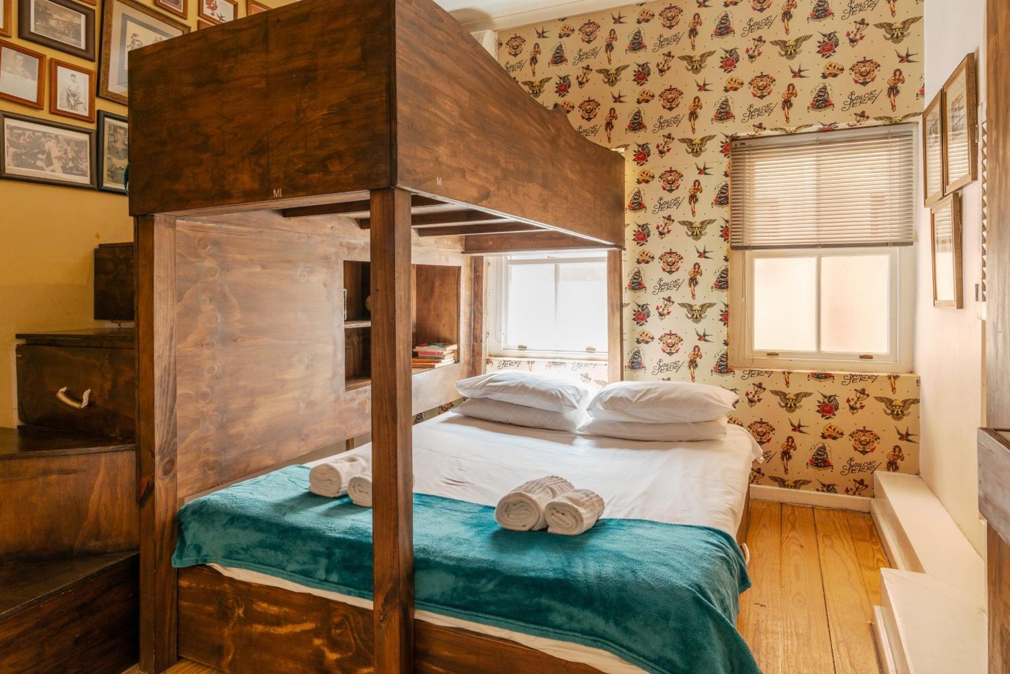 Daddy Long Legs Art Hotel Cape Town Exterior photo