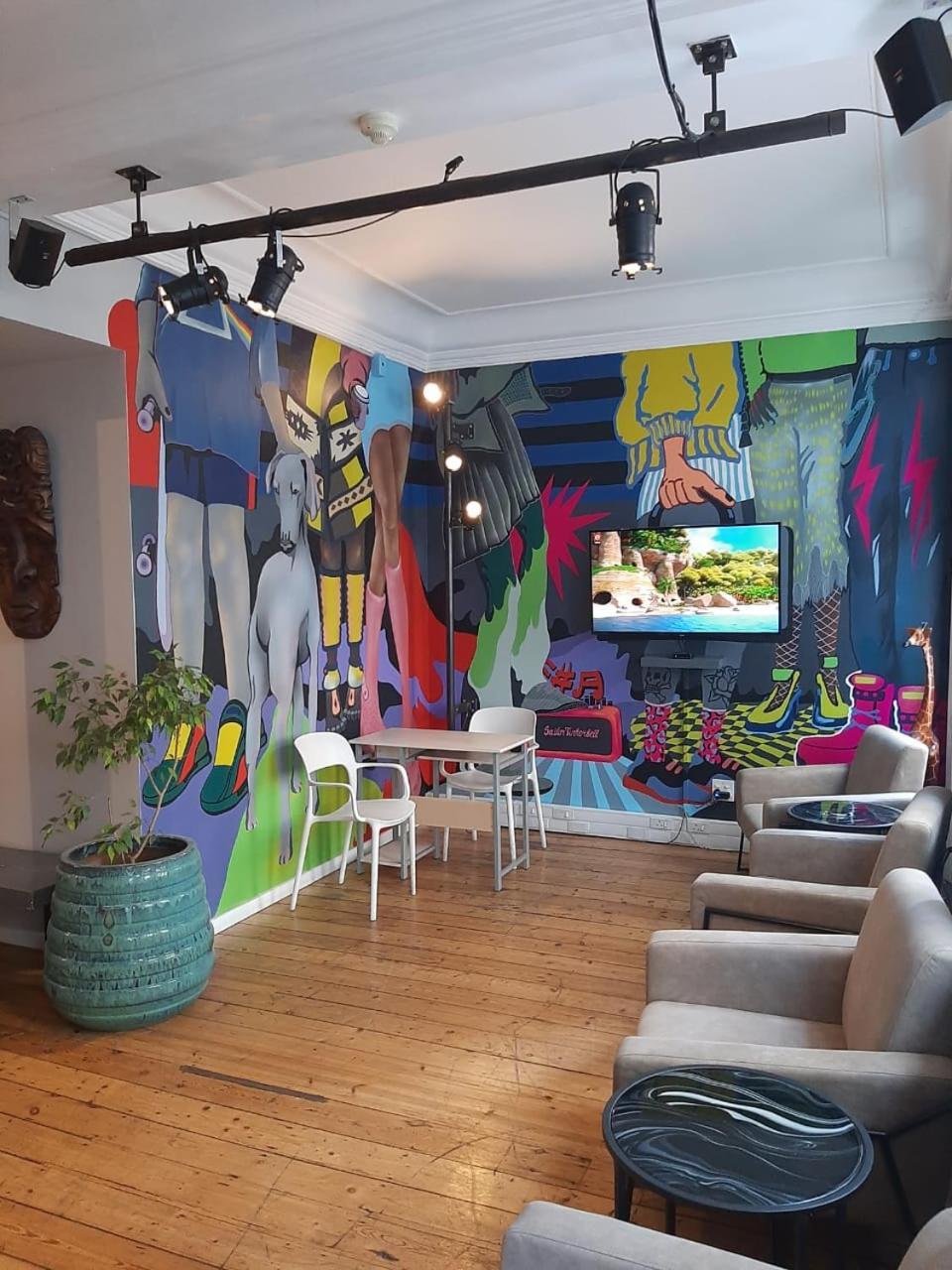 Daddy Long Legs Art Hotel Cape Town Exterior photo